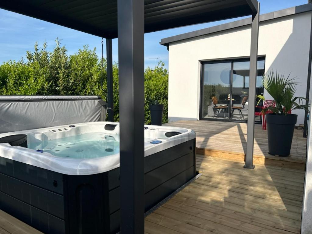 Studio&Spa La Discrète Saint-Évarzec Esterno foto